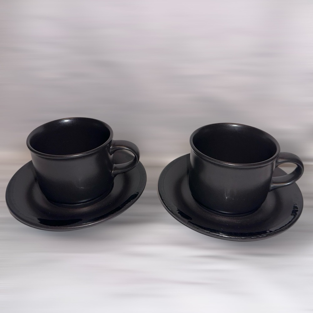 4-pc Set Pfaltzgraff “Midnight Sun” Mugs with Saucers Matte Black Swirl Art Deco